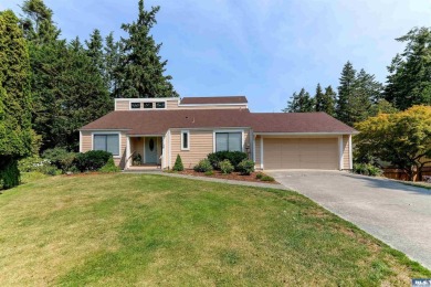Beach Home For Sale in Sequim, Washington