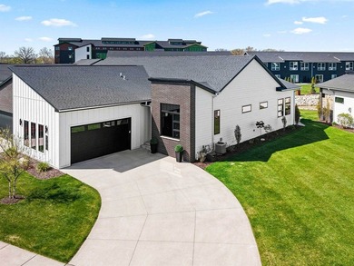 Beach Home For Sale in Green Bay, Wisconsin