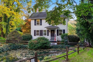 Beach Home For Sale in Roslyn, New York