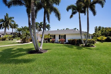 Beach Home For Sale in Sarasota, Florida