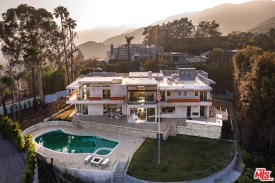 Beach Home For Sale in Pacific Palisades, California