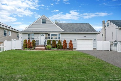 Beach Home For Sale in Lindenhurst, New York