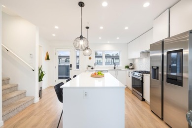 Beach Townhome/Townhouse For Sale in North Vancouver, BC