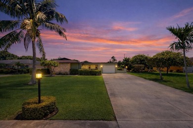 Beach Home For Sale in West Palm Beach, Florida