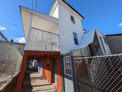 Beach Home For Sale in Atlantic City, New Jersey