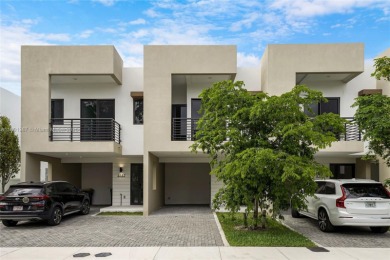 Beach Townhome/Townhouse For Sale in Dania, Florida