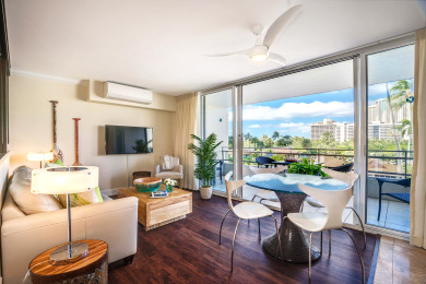 Vacation Rental Beach Condo in Honolulu, Hawaii