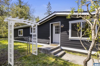 Beach Home Active Under Contract in Port Townsend, Washington