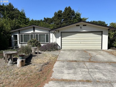 Beach Home For Sale in Florence, Oregon