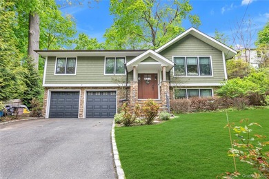 Beach Home For Sale in Sea Cliff, New York
