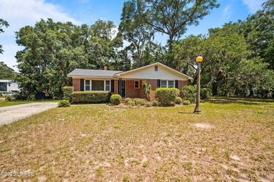 Beach Home For Sale in Beaufort, South Carolina
