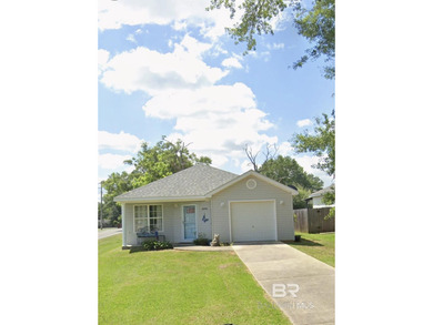 Beach Home For Sale in Robertsdale, Alabama