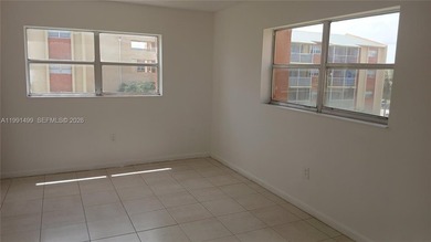 Beach Condo For Sale in Lauderdale Lakes, Florida