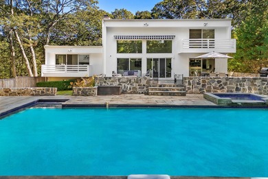 Beach Home For Sale in East Hampton, New York