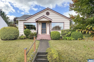 Beach Home Active Under Contract in Port Angeles, Washington