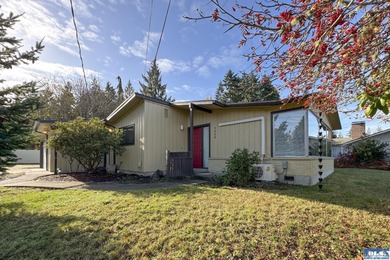 Beach Home For Sale in Port Angeles, Washington