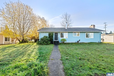 Beach Home For Sale in Port Angeles, Washington