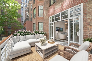 Beach Home For Sale in New York, New York