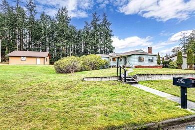 Beach Home For Sale in Port Angeles, Washington