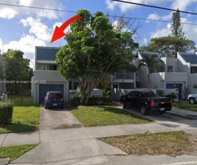 Beach Townhome/Townhouse For Sale in Lauderhill, Florida