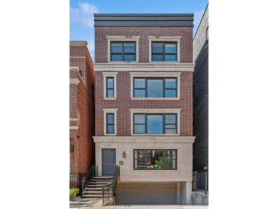 Beach Townhome/Townhouse For Sale in Chicago, Illinois