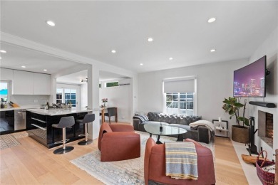 Beach Home For Sale in Manhattan Beach, California