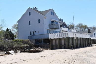 Beach Home For Sale in Southold, New York