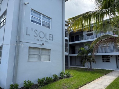 Beach Condo For Sale in Hallandale Beach, Florida