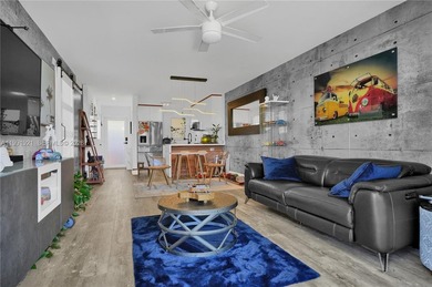 Beach Condo For Sale in Pembroke Pines, Florida