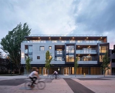 Beach Condo For Sale in Vancouver, BC