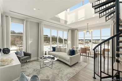 Beach Condo For Sale in Glen Cove, New York