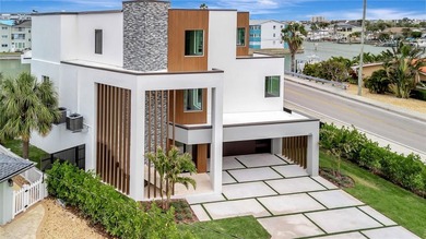 Beach Home For Sale in St. Petersburg, Florida
