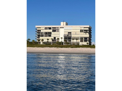 Beach Condo For Sale in Hutchinson Island, Florida