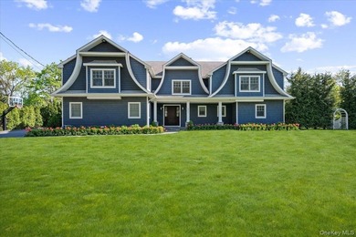 Beach Home For Sale in Hewlett Neck, New York