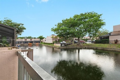 Beach Townhome/Townhouse Sale Pending in Pembroke Pines, Florida