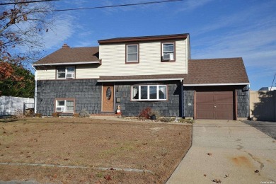 Beach Home For Sale in Bay Shore, New York