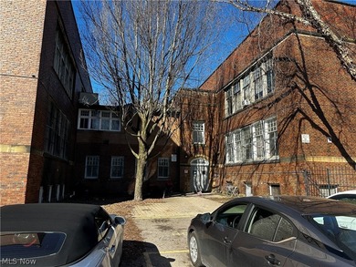 Beach Apartment For Sale in Cleveland, Ohio