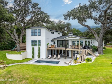 Beach Home For Sale in Beaufort, South Carolina