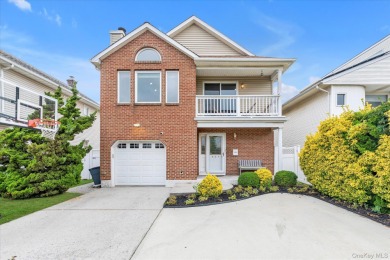 Beach Home For Sale in Long Beach, New York