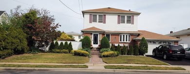 Beach Condo For Sale in Oceanside, New York