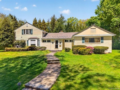 Beach Home For Sale in Great Neck, New York