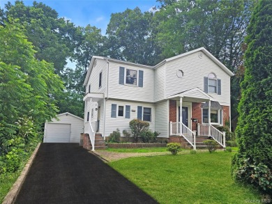 Beach Home Sale Pending in Glen Cove, New York