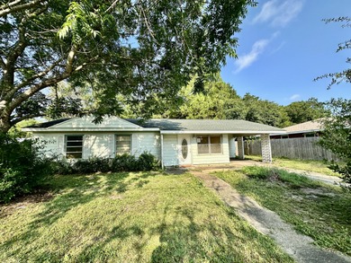 Beach Home For Sale in Fort Walton Beach, Florida