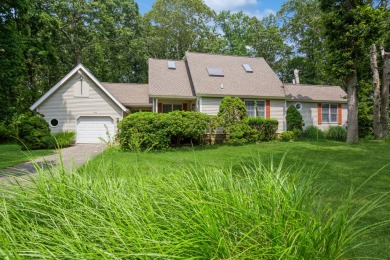 Beach Home For Sale in Southold, New York