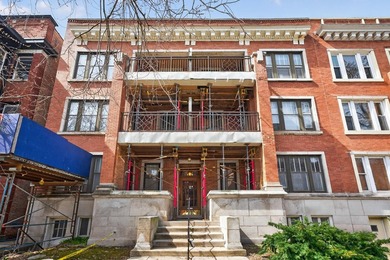 Beach Condo For Sale in Chicago, Illinois