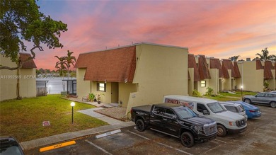Beach Townhome/Townhouse For Sale in Pembroke Pines, Florida