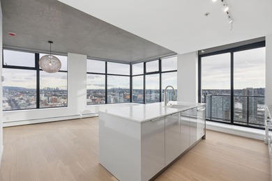 Beach Condo For Sale in Vancouver, BC