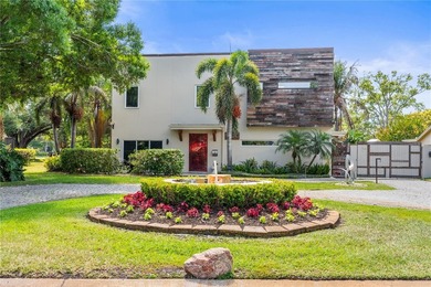 Beach Home For Sale in St. Petersburg, Florida
