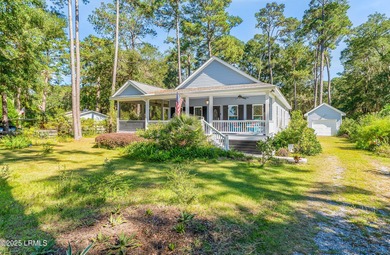 Beach Home For Sale in Saint Helena Island, South Carolina