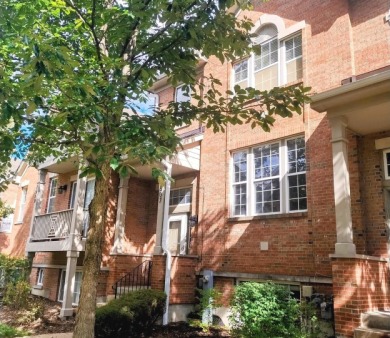 Beach Townhome/Townhouse Active Under Contract in Skokie, Illinois